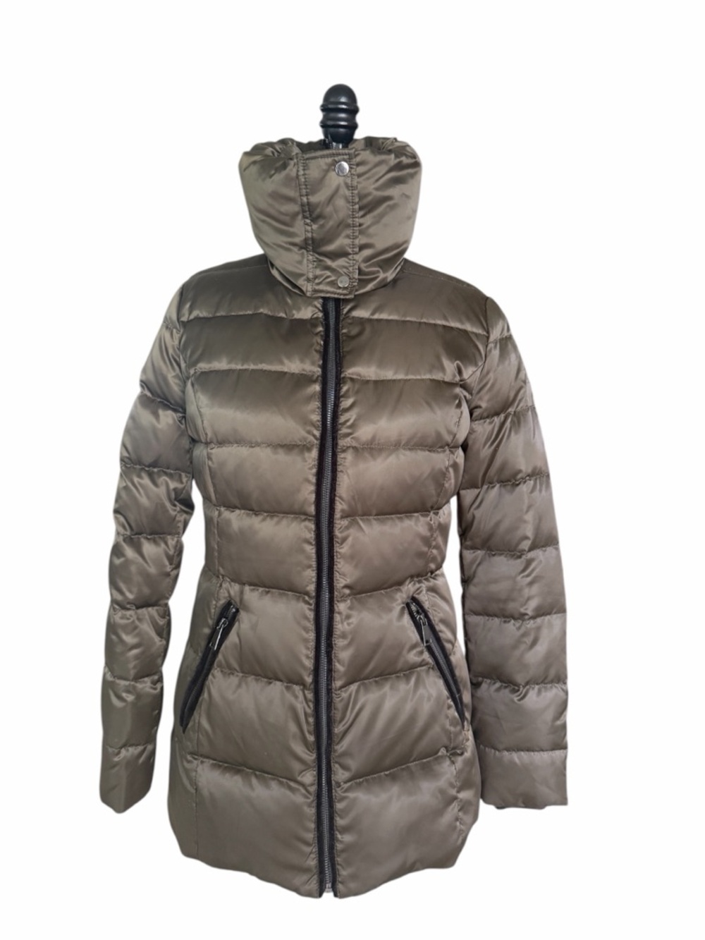 Gianni Bini puffer jacket in an olive green color